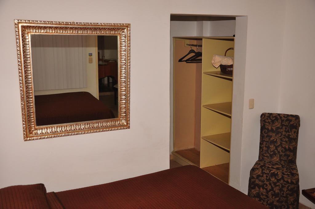 Hotel Casa De Espana La Ceiba Bagian luar foto