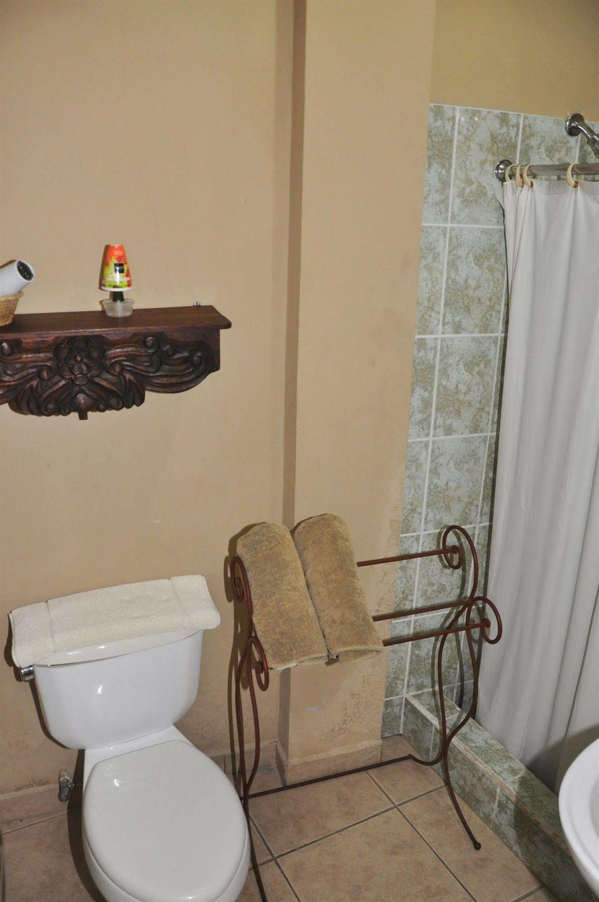 Hotel Casa De Espana La Ceiba Bagian luar foto