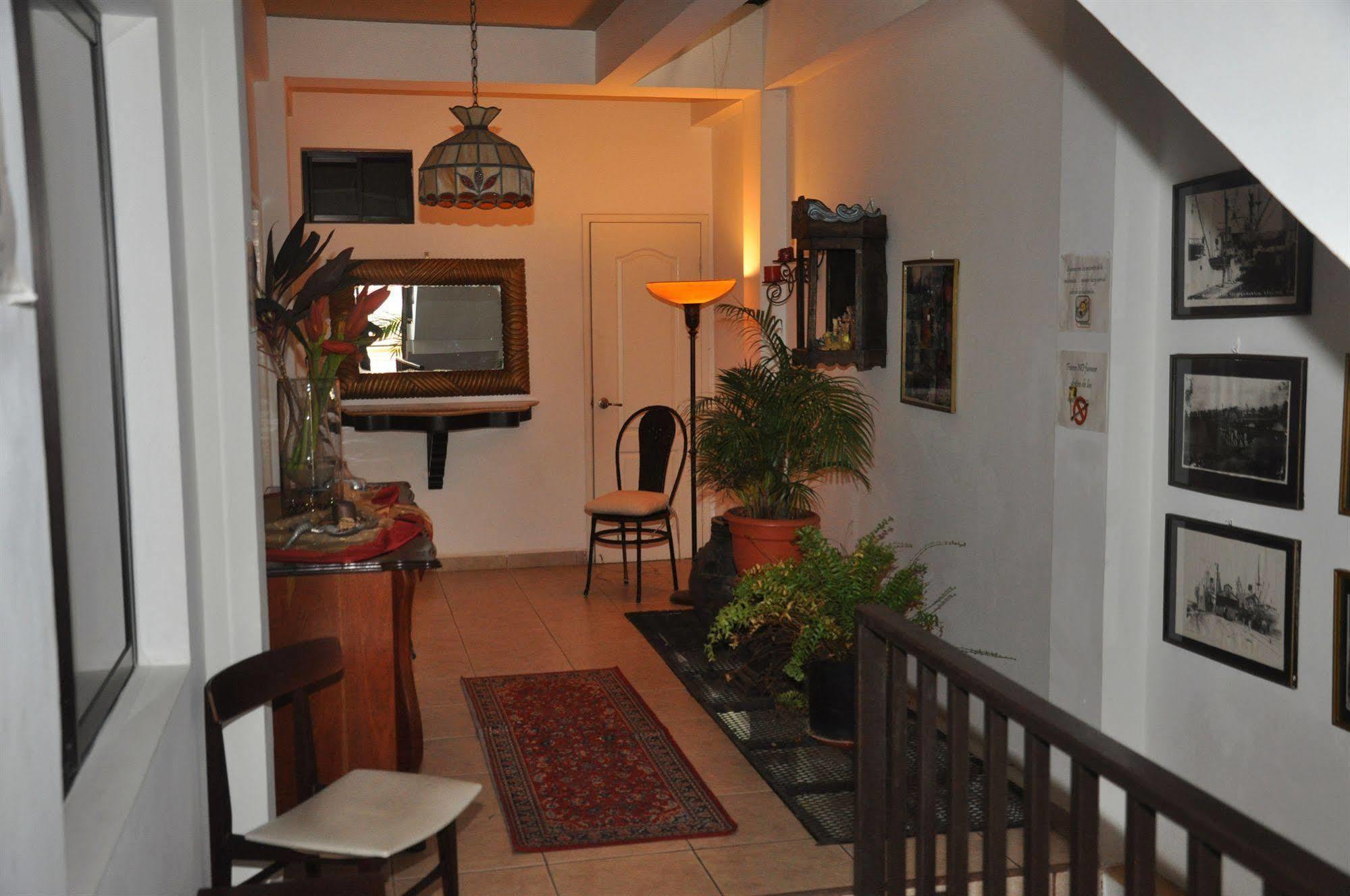 Hotel Casa De Espana La Ceiba Bagian luar foto
