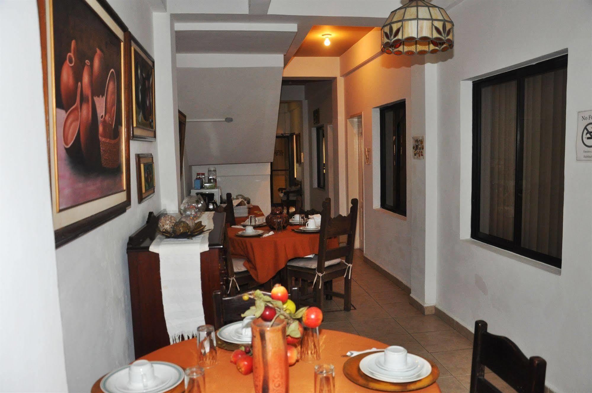 Hotel Casa De Espana La Ceiba Bagian luar foto